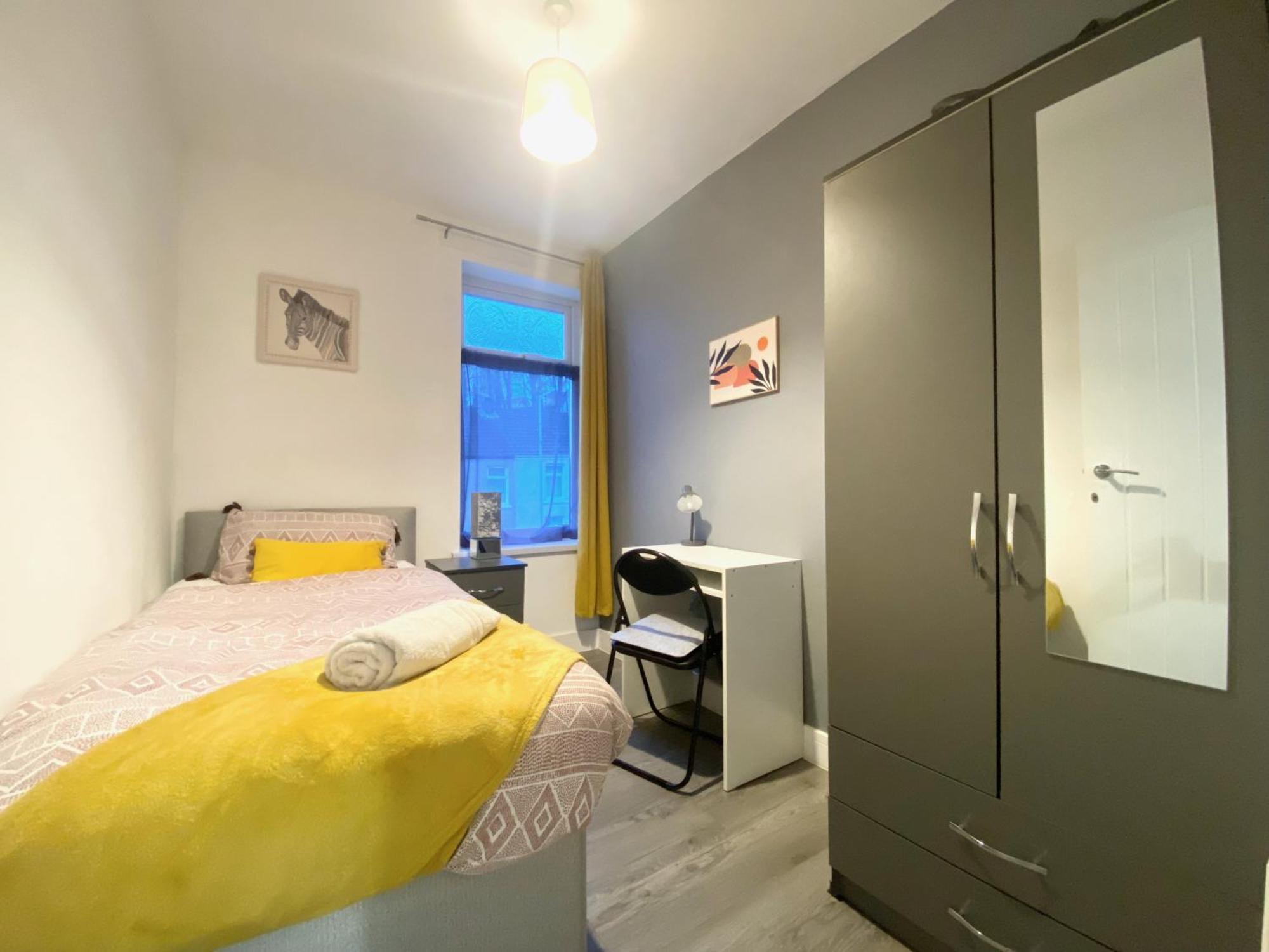 Emerald Living, 4 Bedrooms In The Heart Of Swansea, Close To Beaches! 스완지 외부 사진